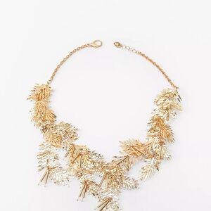 nwot zara Elegant Gold Leaf Necklace